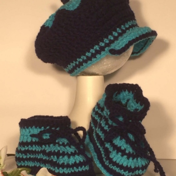 NWT Hand made in Europe - Artisan Baby set 6-9mo - Picture 3 of 5